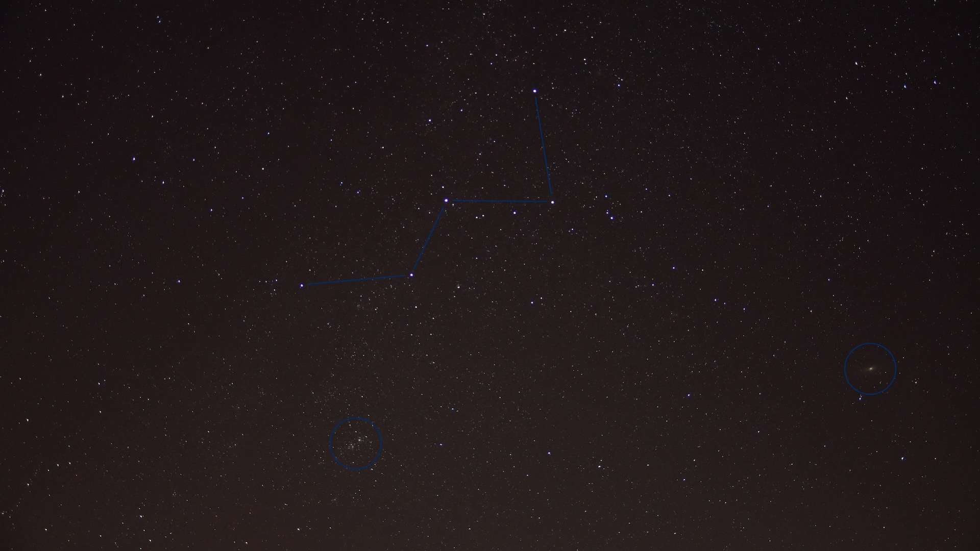 The constellation of Cassiopeia. Unprocessed single image with 30 seconds exposure at ISO 800. The double cluster h & chi, the Andromeda Galaxy and many other deep sky objects are visible. Photo: Marcus Schenk