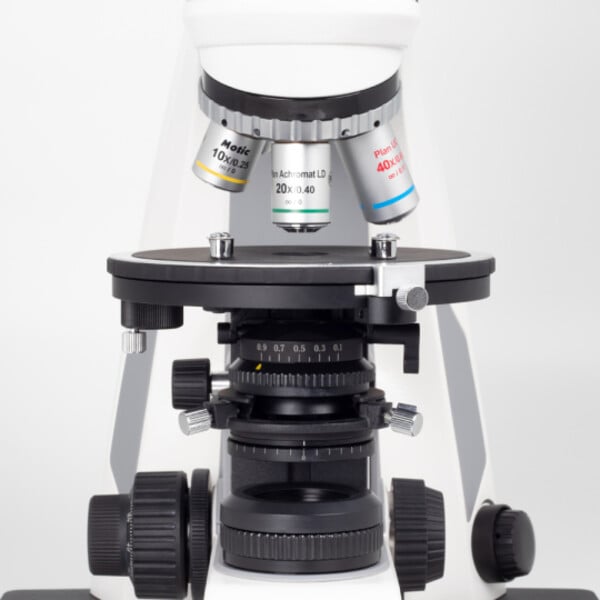 Motic microscoop Panthera TEC POL Epi, trino, infinity, plan, achro, 50x-400x, 10x/20 mm, halogeen/LED