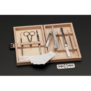 Windaus Micro copying cutlery: 7 instruments in the wood case